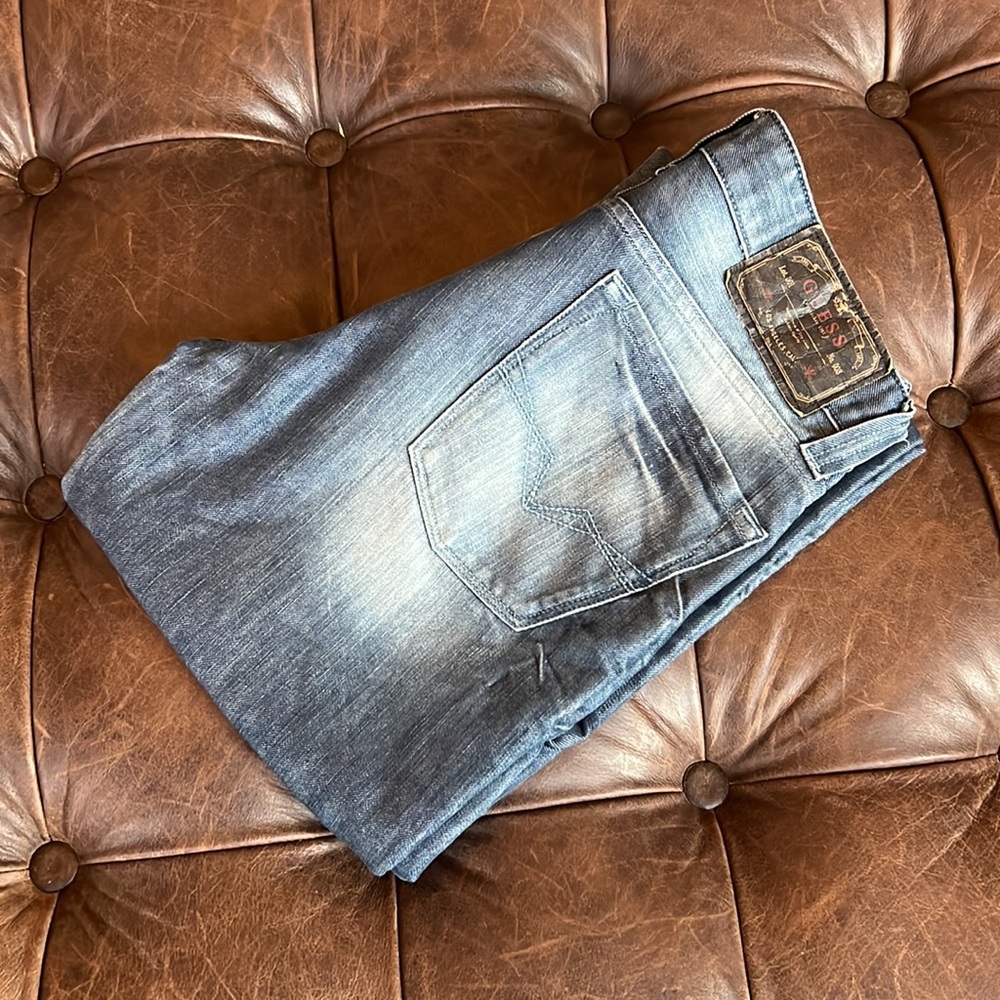 Guess - Picture 7 of 7